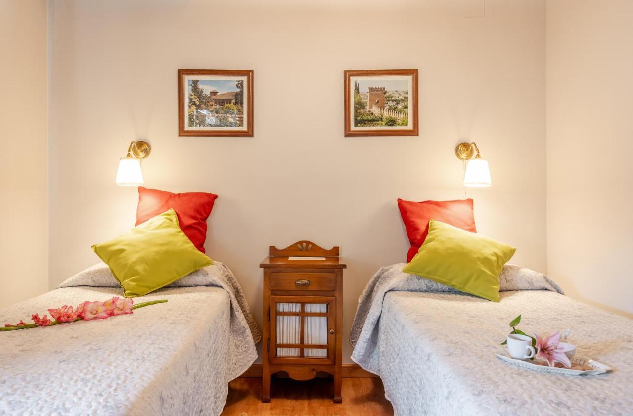 Senderos De La Alhambra Guest House La Zubia  Luaran gambar